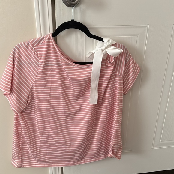NEW CONDITION ⭐️ Pink and White Coquette off the shoulder top with bow - Picture 3 of 3